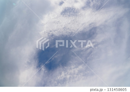白い雲　青空　空のみ 131458605