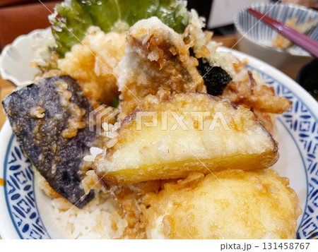 野菜と穴子と海老の天丼 野菜と穴子と海老の天丼 131458767