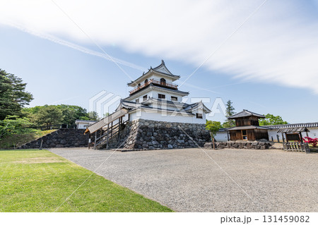 宮城県白石市　晴天の白石城天守 131459082