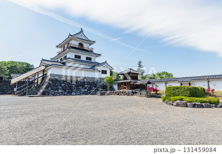 宮城県白石市　晴天の白石城天守 131459084