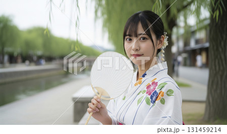 浴衣姿の日本人女性 131459214