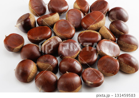 新鮮な栗 新鮮な栗 131459583