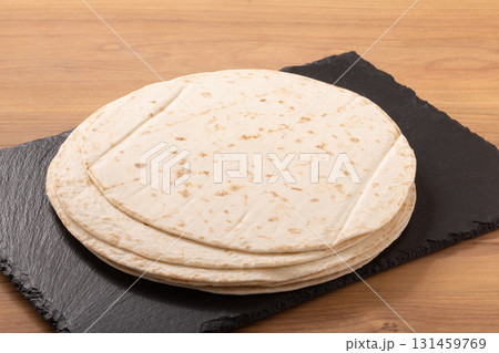 トルティーヤ生地 トルティーヤ生地 131459769