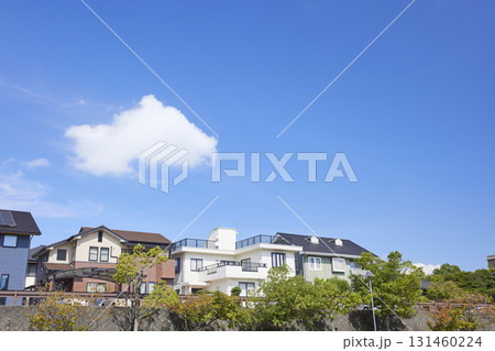 閑静な住宅街の街並み 閑静な住宅街の街並み 131460224