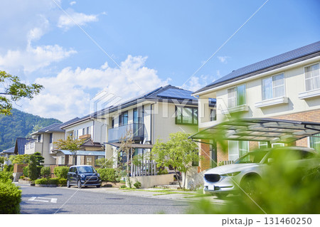 閑静な住宅街の街並み 閑静な住宅街の街並み 131460250