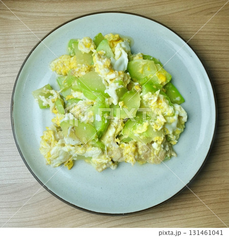 Top View of Luffa and Egg Stir-fry with High-Fiber 131461041