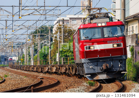 JR貨物EH500型交直流電気機関車が牽引する貨物列車 JR貨物EH500型交直流電気機関車が牽引する貨物列車 131461094
