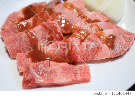 黒毛和牛焼肉A4（特上カルビ） 131461447