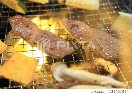 黒毛和牛焼肉A4（特上カルビ） 131461454