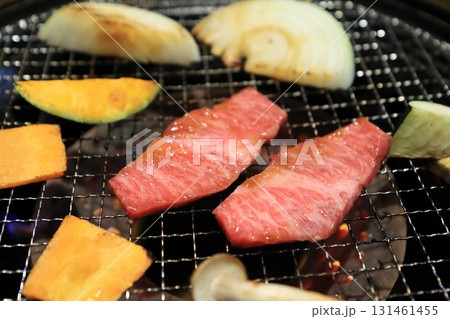 黒毛和牛焼肉A4（特上カルビ） 131461455