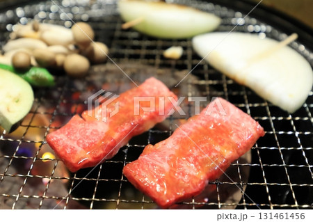 黒毛和牛焼肉A4（特上カルビ） 131461456