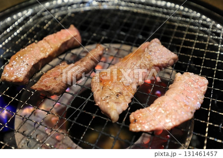 黒毛和牛焼肉A4（特上カルビ） 131461457