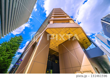 日本の東京都市景観　京橋の交差点にお目見えした第一生命京橋キノテラスなどを望む 131461596