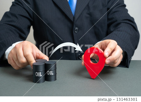 Oil delivery to the buyer. Energy transport routes and international trade. Useful for global markets, logistics, shipping, pipelines, security and geopolitical analysis. Oil delivery to the buyer. Energy transport routes and international trade. Useful for global markets, logistics, shipping, pipelines, security and geopolitical analysis. 131463301