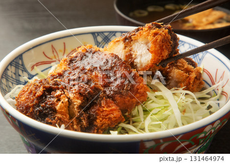 ソースかつ丼 131464974