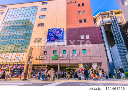 日本の東京都市景観9月17日…猛烈な暑さ続く…若者や外国人観光客らで賑わう秋葉原 131465626