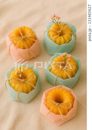 ラッピングされた可愛い焼き菓子 ラッピングされた可愛い焼き菓子 131465627