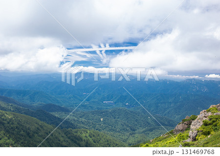 尾瀬・至仏山の登山道からの眺望(群馬県・みなかみ町、利根郡片品村) 尾瀬・至仏山の登山道からの眺望(群馬県・みなかみ町、利根郡片品村) 131469768
