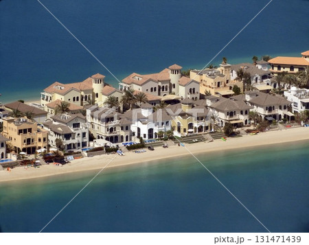 Aerial view of luxury beachfront villas  in Palm Jumeirah, Dubai 131471439
