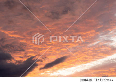 夕日に染まる雲 131472633