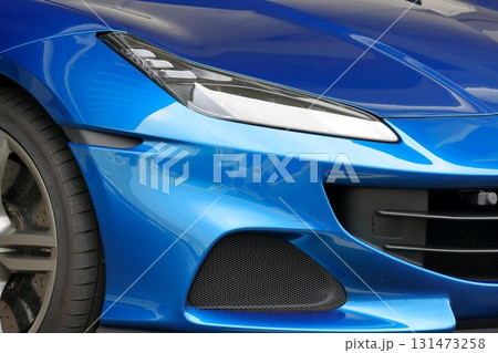 イタリア製のスポーツカー 131473258