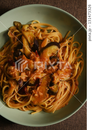 ナスとツナのトマトソースパスタ ナスとツナのトマトソースパスタ 131473326