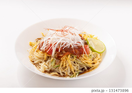 サルサソース 冷やし麺(サルサ・トマト・白髪ネギ・卵・胡瓜使用) サルサソース 冷やし麺(サルサ・トマト・白髪ネギ・卵・胡瓜使用) 131473896