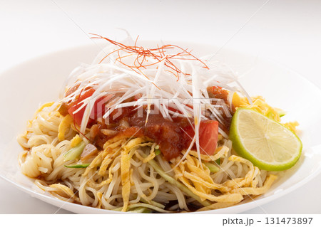 サルサソース 冷やし麺(サルサ・トマト・白髪ネギ・卵・胡瓜使用) サルサソース 冷やし麺(サルサ・トマト・白髪ネギ・卵・胡瓜使用) 131473897