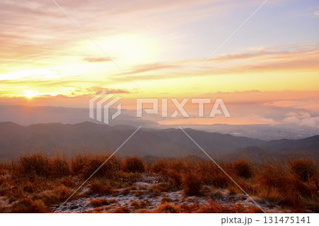 長野県　高ボッチ高原の夜明け 131475141