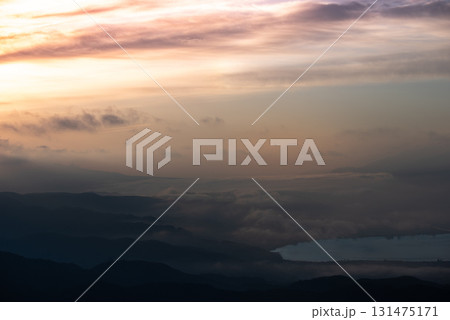 長野県　高ボッチ高原の夜明け 131475171