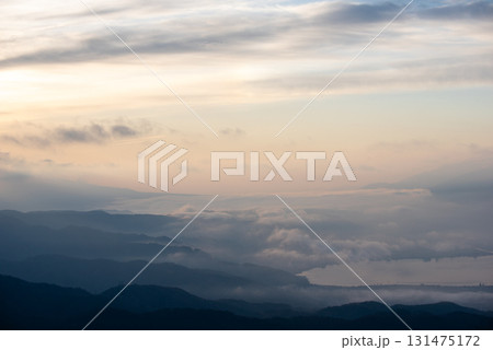 長野県 高ボッチ高原の夜明け 長野県 高ボッチ高原の夜明け 131475172