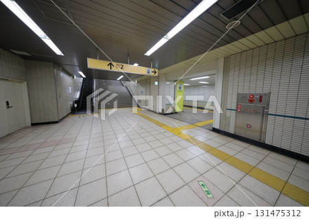 地下鉄通路（東京都江東区の辰巳駅） 131475312