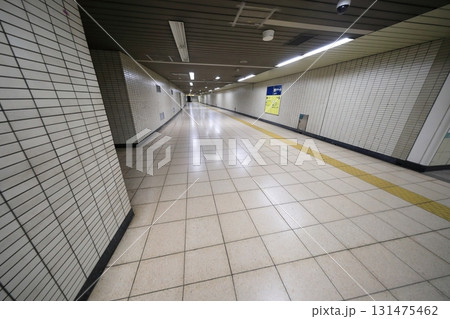 地下鉄通路(東京都江東区の辰巳駅) 地下鉄通路(東京都江東区の辰巳駅) 131475462