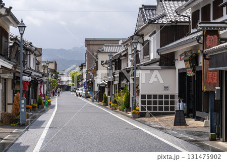 《大分県》豆田町商店街・伝統的な古い町並み 131475902