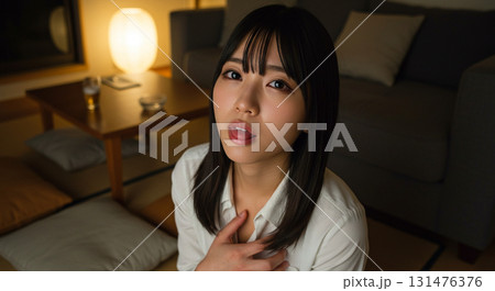 水を飲む女性のポートレート生成AI画像 131476376