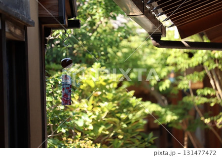 風鈴が揺れる路地裏 風鈴が揺れる路地裏 131477472