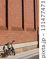 レンガの街と自転車 131477473