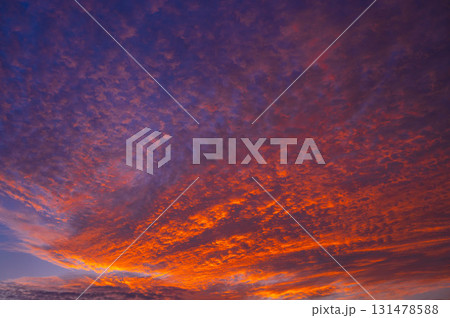 神秘的な夕焼け空 神秘的な夕焼け空 131478588