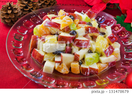 メキシコ　クリスマスのリンゴのサラダ　Ensalada de manzana navideña 131478679