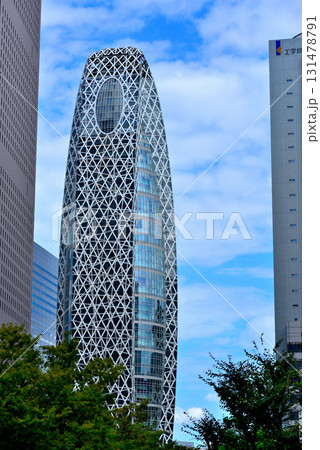 東京 新宿駅西口　モード学園コクーンタワー 131478791