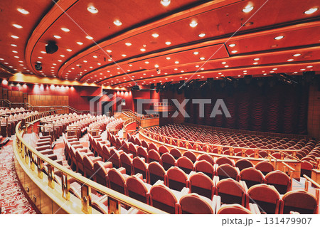 船内の劇場と客席 船内の劇場と客席 131479907