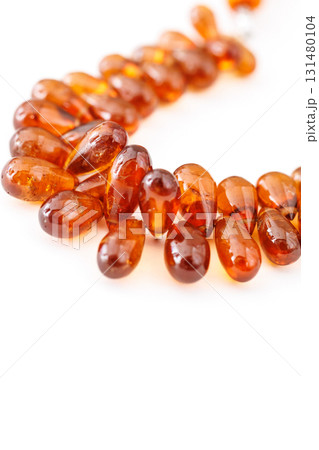 ヘソナイトガーネットのファセットブリオレットビーズ 131480104