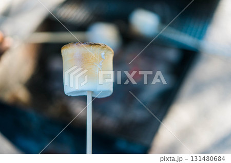 焼きマシュマロ 焼きマシュマロ 131480684