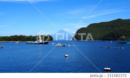戸田漁港と富士山 戸田漁港と富士山 131482372