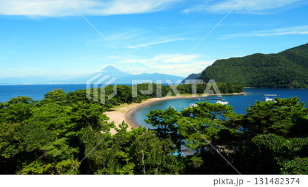 戸田漁港と富士山 戸田漁港と富士山 131482374