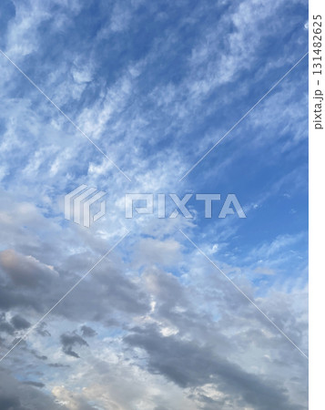 東京の雲多き空 131482625