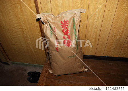 玄米三十キロ 農家の保有米 新米 玄米三十キロ 農家の保有米 新米 131482853