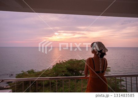 sunset 131483585