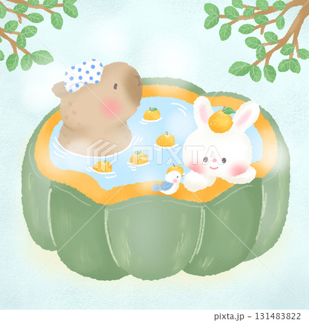 冬至_柚子湯 お風呂に入るカピバラとうさぎ 131483822