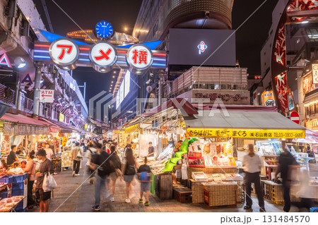 《東京都》アメ横商店街・上野の賑わう市場 《東京都》アメ横商店街・上野の賑わう市場 131484570